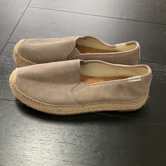 Soludos Platform Gray Suede Shoes. Size 8. - Picture 5 of 11